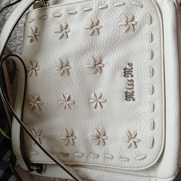 MISS ME PEBBLED LEATHER PURSE/CROSSBIDY - Picture 6 of 10